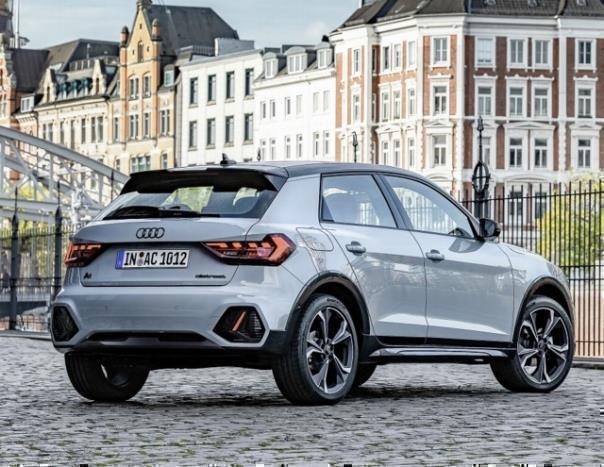 Der beliebte Audi A1 citycarver erhält zum Modelljahr 2023 einen neuen Namen: Audi A1 allstreet